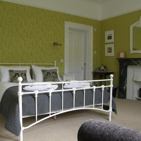 The Old Vicarage B & B บาร์นสเตเปิล ภายนอก รูปภาพ